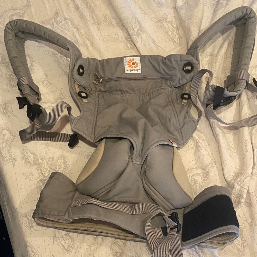Ergobaby Carrier Four Position 360 in Grey